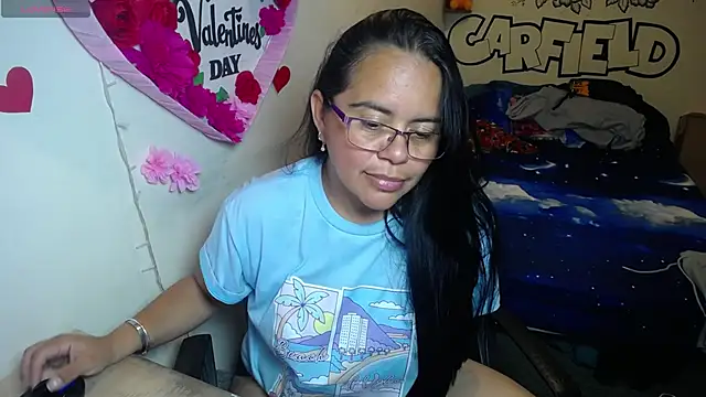 Miss  kendra  online show from April 15, 1:55 am