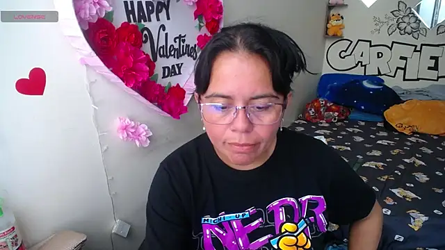 Miss  kendra  online show from June 1, 1:44 pm