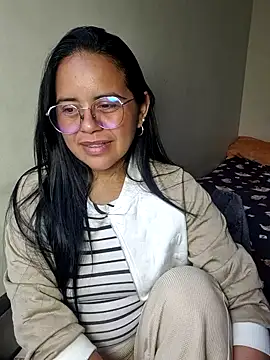 Miss  kendra  online show from December 4, 1:21 pm