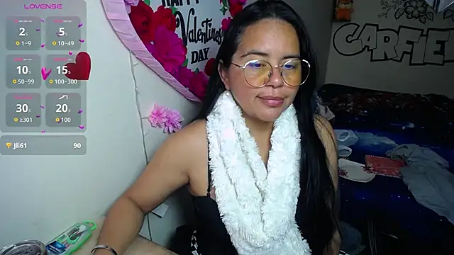 Miss  kendra  online show from March 28, 1:45 pm