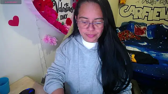 Miss  kendra  online show from April 14, 11:15 am