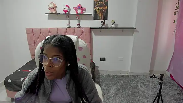 thianahorny online show from February 24, 1:01 pm