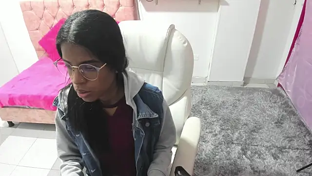 thianahorny online show from November 9, 9:41 pm