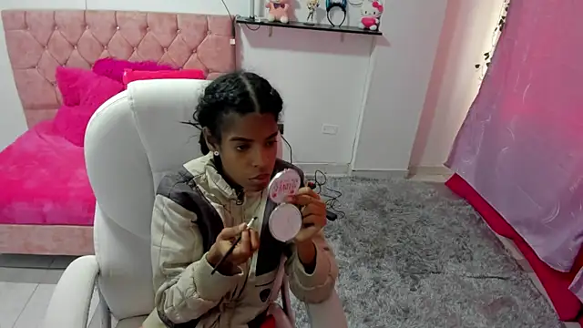 thianahorny online show from December 16, 1:04 pm