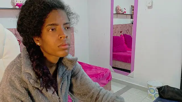 thianahorny online show from April 8, 1:01 pm