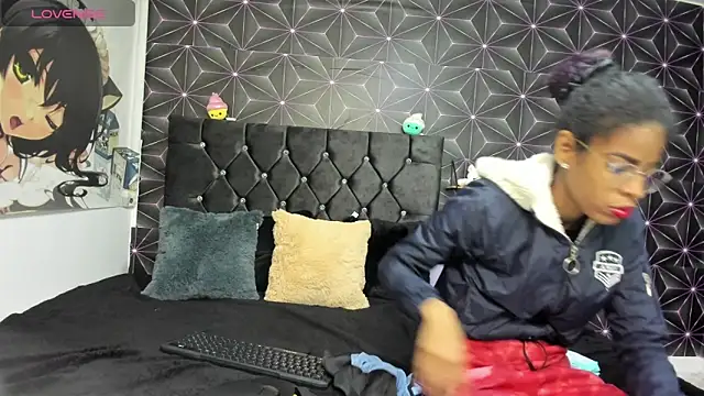 thianahorny online show from March 5, 12:35 pm