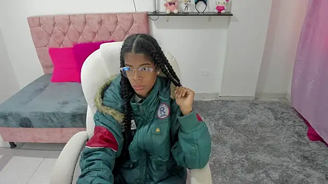 thianahorny online show from January 9, 12:01 pm