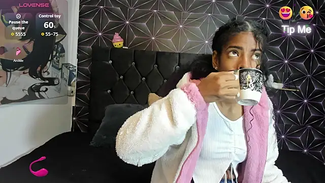 thianahorny online show from March 6, 2:23 pm