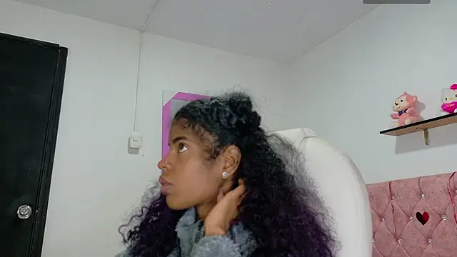 thianahorny online show from March 26, 12:47 pm