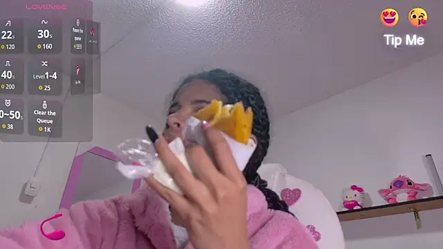 thianahorny online show from March 14, 2:01 pm