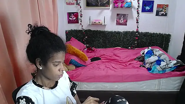 thianahorny online show from June 3, 1:12 pm