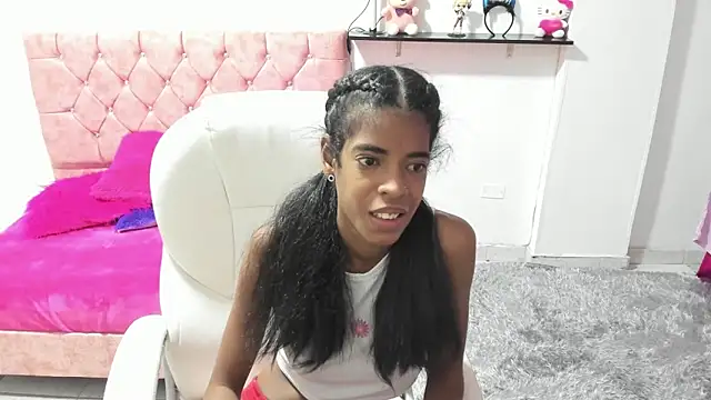 thianahorny online show from November 18, 9:23 am