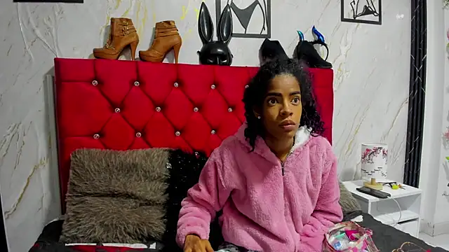 thianahorny online show from March 19, 9:42 am