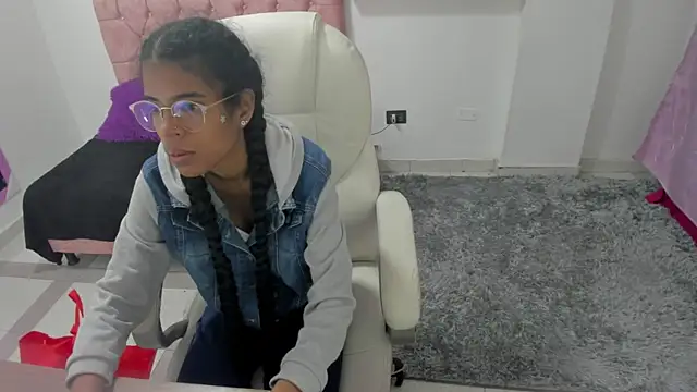 thianahorny online show from January 16, 11:14 am