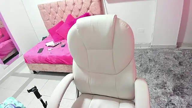 thianahorny online show from November 5, 12:41 pm