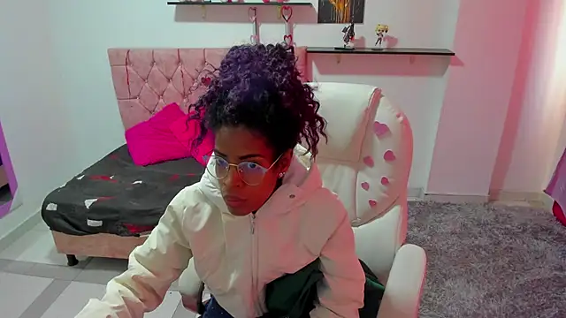 thianahorny online show from February 28, 1:11 pm