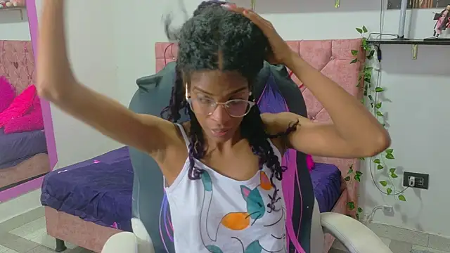 thianahorny online show from April 1, 2:35 am