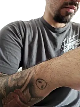 Juicydick420-xxx online show from April 4, 9:43 pm