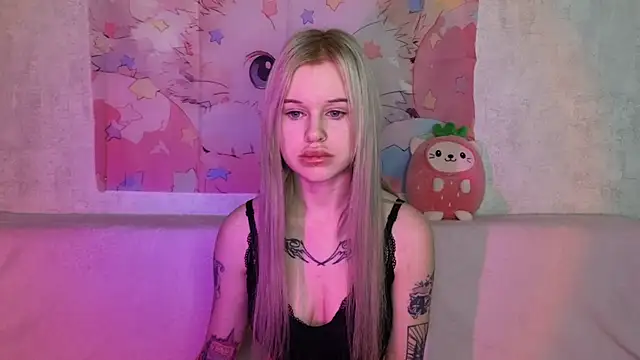 Snapshot of HoneyGold_ chatting on December 3, 4:46 am HoneyGold online show from December 3, 4:46 am