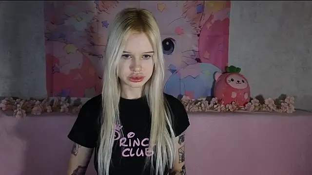 Snapshot of HoneyGold_ chatting on February 17, 4:21 am HoneyGold online show from February 17, 4:21 am