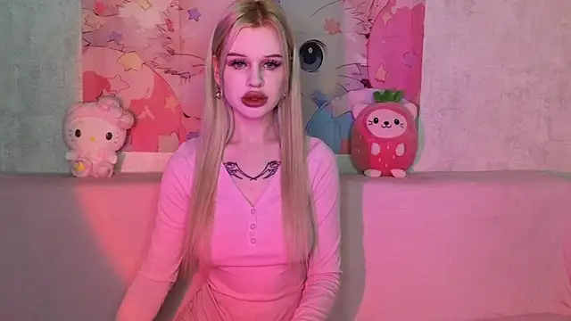 Snapshot of HoneyGold_ chatting on November 17, 5:28 pm HoneyGold online show from November 17, 5:28 pm