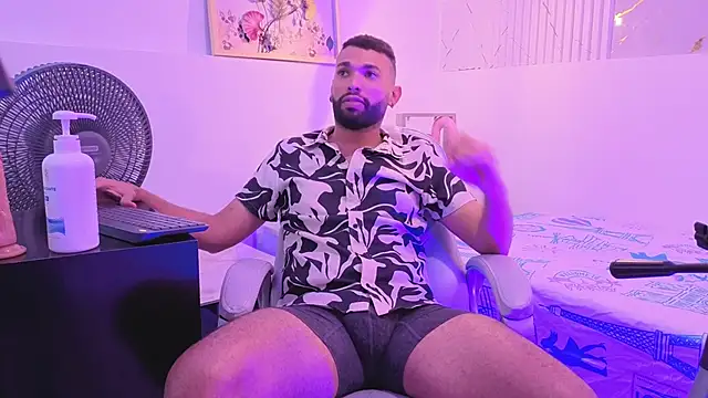 onlymen2025 online show from November 14, 6:55 pm