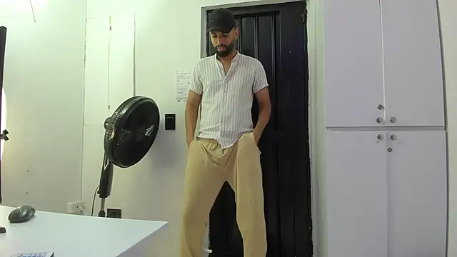 onlymen2025 online show from October 14, 7:58 pm