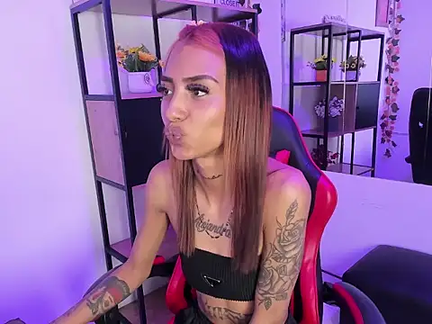 Snapshot of KarlaSlutSkinny__ chatting on November 11, 4:02 pm KarlaSlutSkinny online show from November 11, 4:02 pm