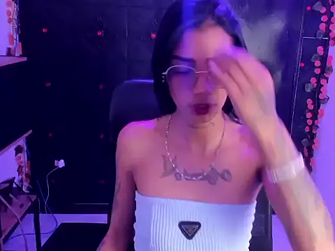 Snapshot of KarlaSlutSkinny__ chatting on February 24, 9:26 pm KarlaSlutSkinny online show from February 24, 9:26 pm