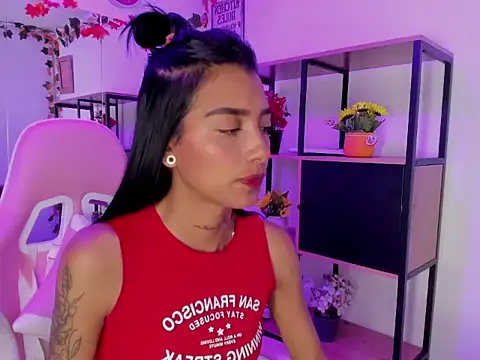 Snapshot of KarlaSlutSkinny__ chatting on February 10, 9:03 pm KarlaSlutSkinny online show from February 10, 9:03 pm