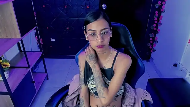 Snapshot of KarlaSlutSkinny__ chatting on July 10, 8:53 pm KarlaSlutSkinny online show from July 10, 8:53 pm