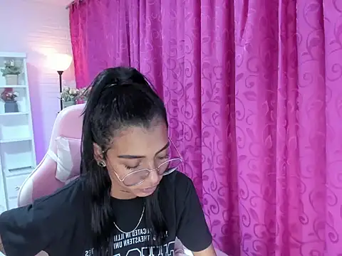 KarlaSlutSkinny   online show from April 15, 7:29 pm