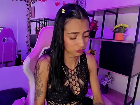 Snapshot of KarlaSlutSkinny__ chatting on February 5, 8:59 pm KarlaSlutSkinny online show from February 5, 8:59 pm