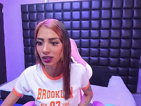 Snapshot of KarlaSlutSkinny__ chatting on November 21, 2:49 pm KarlaSlutSkinny online show from November 21, 2:49 pm