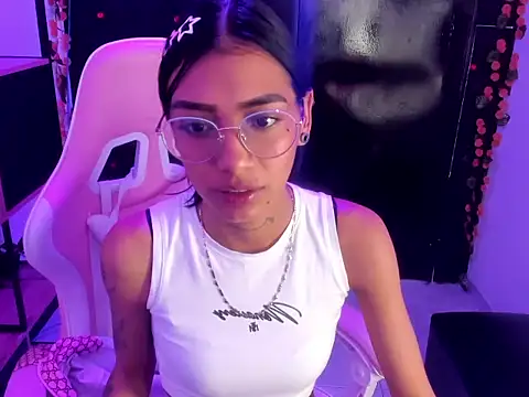 Snapshot of KarlaSlutSkinny__ chatting on February 22, 10:22 pm KarlaSlutSkinny online show from February 22, 10:22 pm