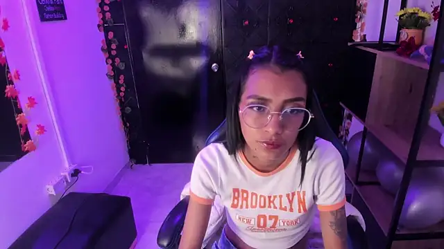 KarlaSlutSkinny   online show from March 28, 9:05 pm