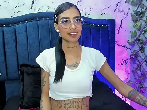 Snapshot of KarlaSlutSkinny__ chatting on June 5, 2:49 am KarlaSlutSkinny online show from June 5, 2:49 am