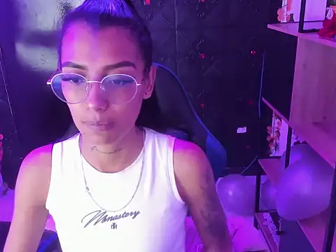 KarlaSlutSkinny   online show from March 31, 8:33 pm