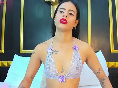 laura maite  online show from November 22, 12:15 pm