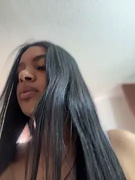 MeganHillss online show from June 3, 7:07 pm