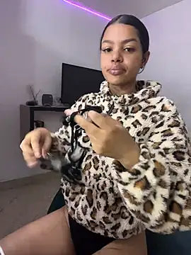 Snapshot of MeganHillss chatting on February 19, 7:05 am MeganHillss online show from February 19, 7:05 am