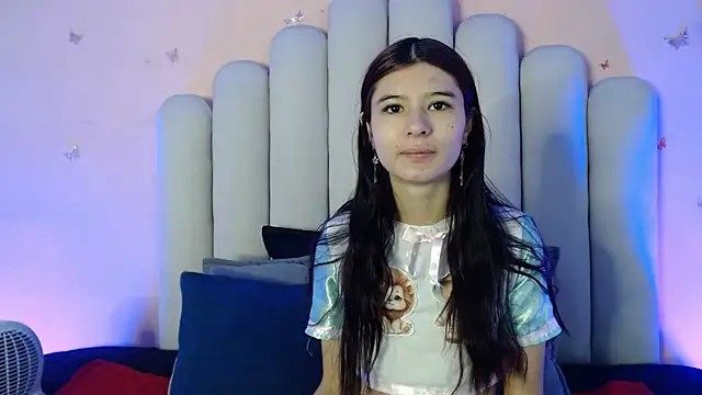 Snapshot of SweetRenata_ chatting on October 18, 11:23 am SweetRenata online show from October 18, 11:23 am