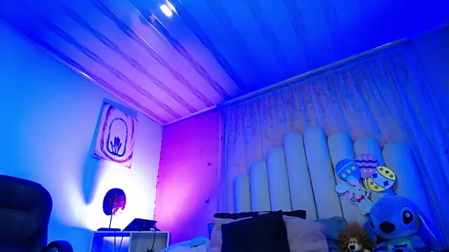 SweetRenata  online show from March 24, 11:21 am