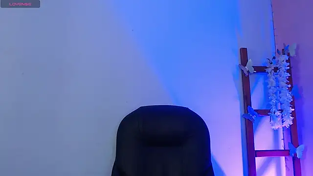 SweetRenata  online show from October 31, 11:18 am