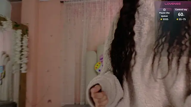 Snapshot of SweetRenata_ chatting on July 14, 11:38 am SweetRenata online show from July 14, 11:38 am