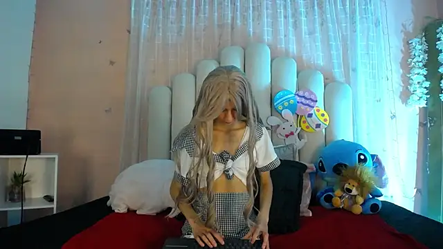 SweetRenata  online show from March 12, 11:47 am