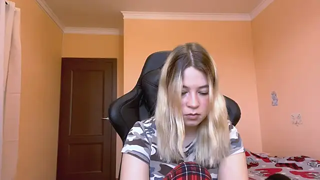 HotLuna69 online show from December 17, 7:24 am