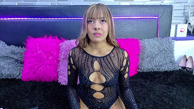 SeraphynLuxora online show from March 20, 2:34 am