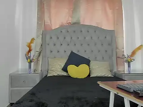 Snapshot of QuimaMiley chatting on October 14, 6:52 pm QuimaMiley online show from October 14, 6:52 pm