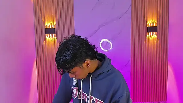 Ethan thouse online show from December 4, 7:02 pm